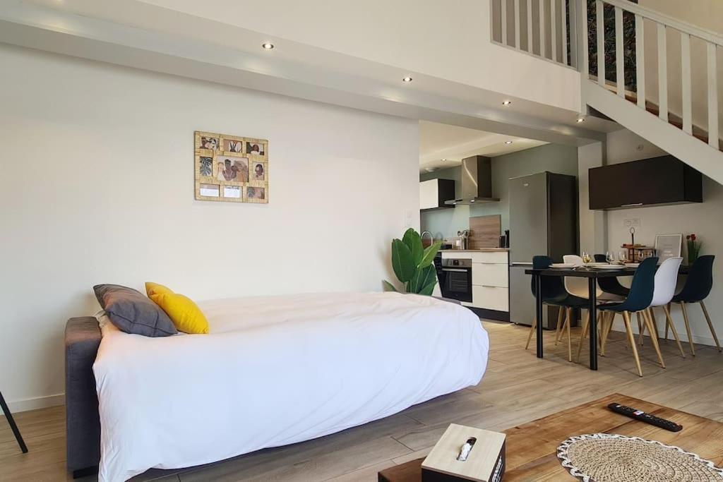 Le Lion D'Or Apartment Bessines Exterior photo